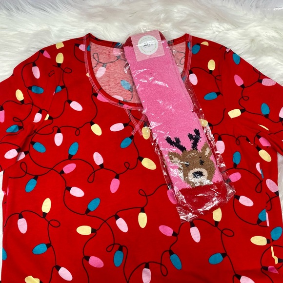 NWT Jennifer Moore Graphic Christmas Lights Sleepshirt and Socks Gift Set - Picture 2 of 5